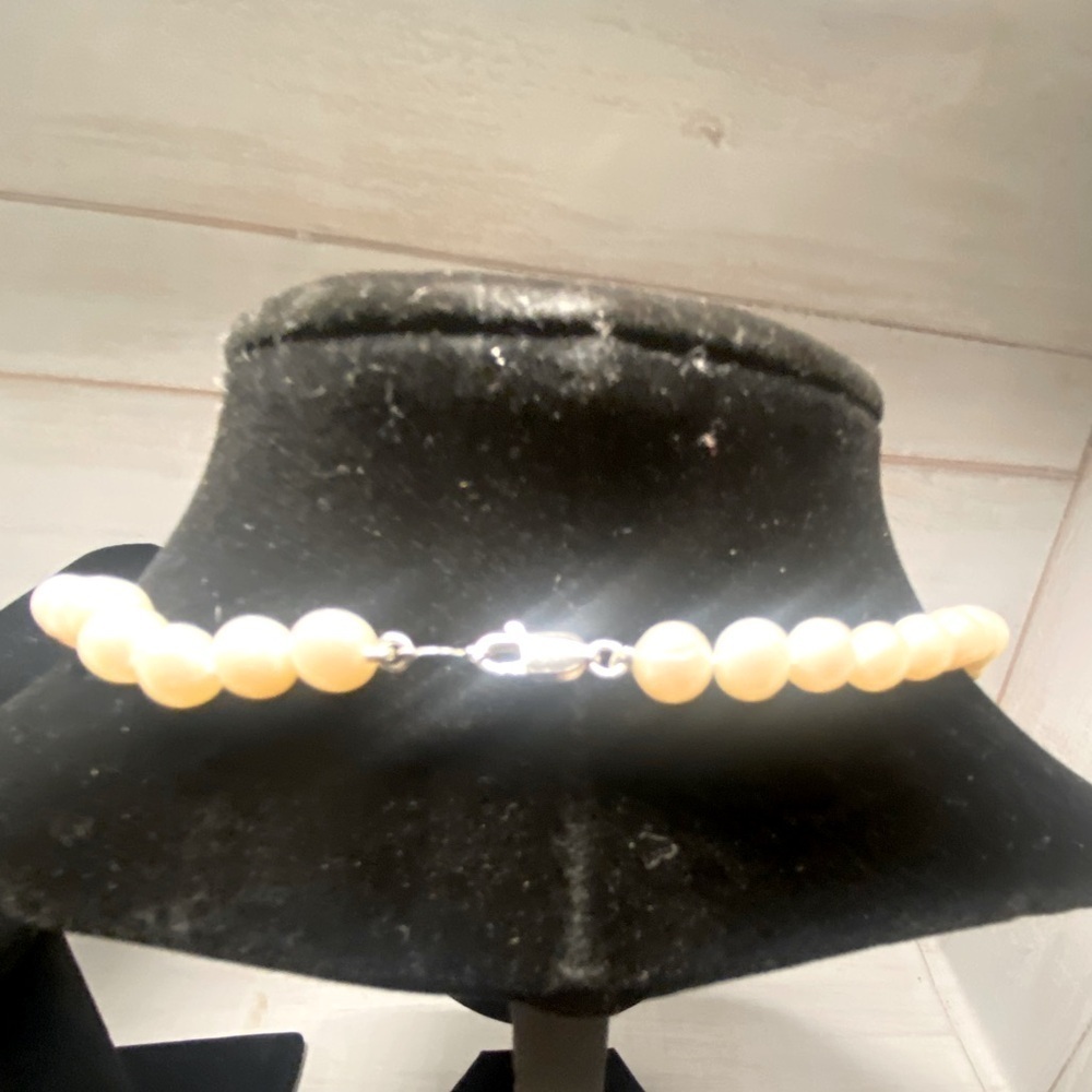 Fresh water pearls and crystals set Necklace, bracelet, and earrings - Picture 10 of 11